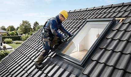 Dachflächenfenster vom Fachbetrieb – mehr Licht & Komfort