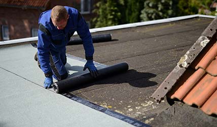 Flachdacharbeiten & Flachdachsanierung
