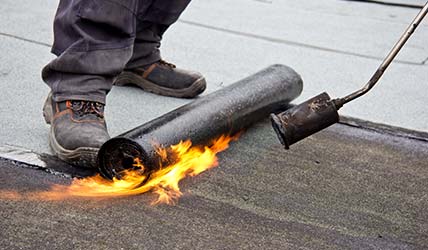 Flachdacharbeiten & Flachdachsanierung